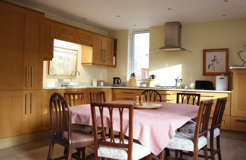 Tomhaggard House | Coach house sleeping 8 in historic yard near gorgeous beaches .