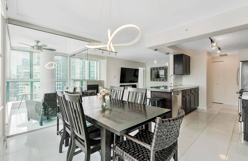 Coal Harbour Condo | Coal Harbour Ocean View Condo in Downtown Vancouver