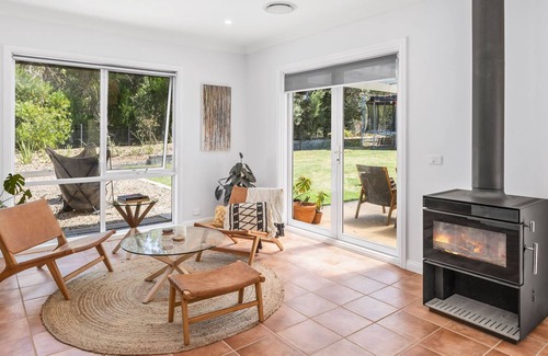 Torquay House | Coast Meets Country with Pool and Tennis Court