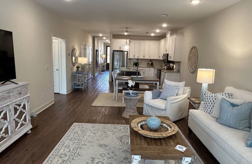 Auburn House | Coast to Plains- 3 bed 3 bath Townhouse close to campus