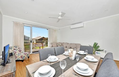 Caves Beach Villa | Coastal Breeze at Caves Beach Villas