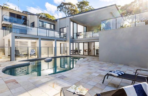 Corlette House | Coastal Breezes