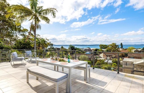 Corlette House | Coastal Breezes