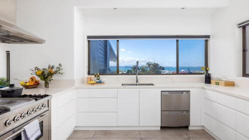 Corlette House | Coastal Breezes