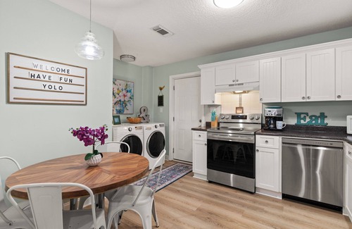 Brunswick House | Coastal Bungalow RIGHT in Downtown