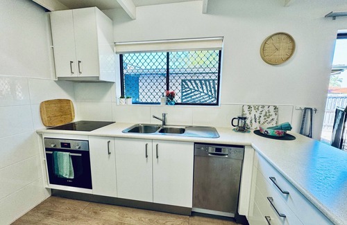 Bogangar House | Coastal Caba Shack - 3 bedrooms - Pet Friendly - Walk to Beach & Shops