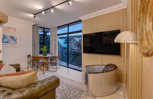 Hout Bay Apartment | Coastal Calm, Ocean Vibes & Designer Touches
