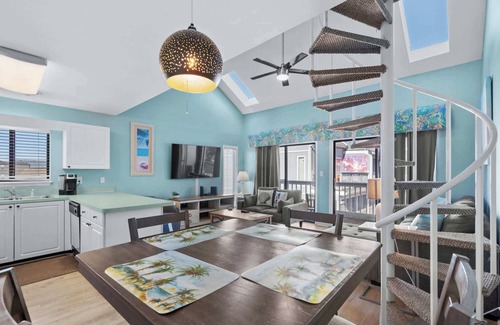 Surfside Beach Condo | Coastal Calm- Pool & Hot Tub (By Beach Star)