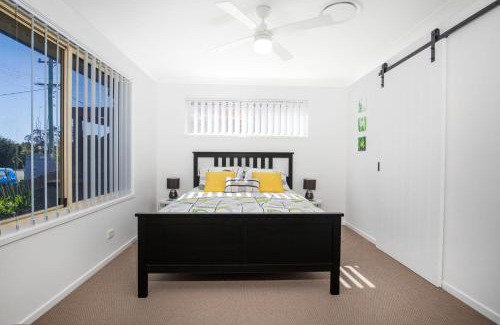 Culburra Beach House | Coastal Capers - Pet Friendly - 10 Mins Walk to Beach