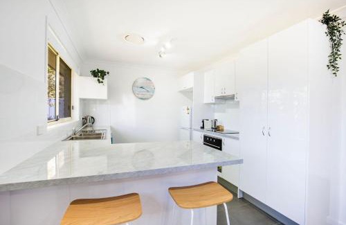 Culburra Beach House | Coastal Capers - Pet Friendly - 10 Mins Walk to Beach