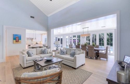 Old Naples House | Coastal Chalet in Olde Naples! Steps to the beach!