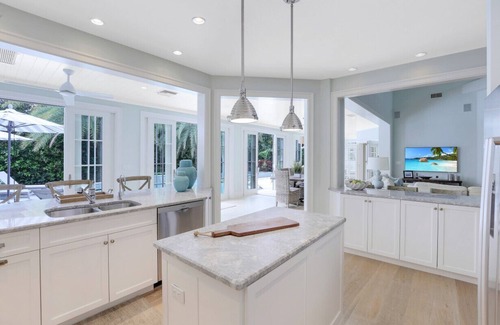 Old Naples House | Coastal Chalet in Olde Naples! Steps to the beach!