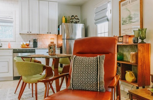 Ocean Springs House | Coastal Charm - close to the beach & downtown Ocean Springs! With golf cart!