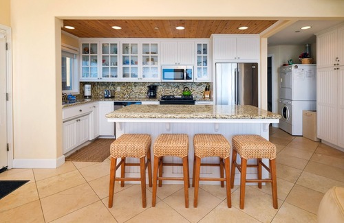 Cayucos House | Coastal Charm Meets Pier-Perfect, Oceanfront Home in Cayucos