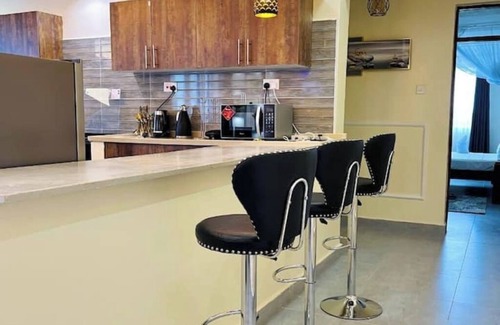 Nyali Apartment | Coastal Comfort: Cosy 2-Bedroom with Ensuite, Minutes from the Beach