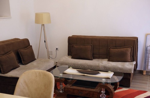 Ulcinj Villa | Coastal Comfort: Modern 2-Bedroom Getaway in Sunny Donji Štoj
