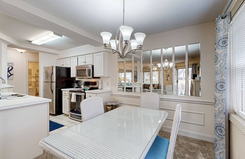 Calabash Condo | Coastal Condo with golf on-site, shared pool and fitness center