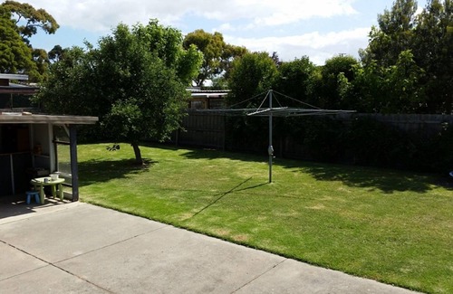 St Leonards House | Coastal Cottage - Cosy cottage only 1.5 km from St Leonards beach and town centre.