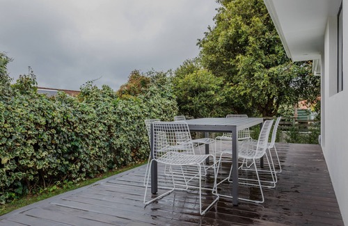 Middleton Beach House | Coastal Cottage by the BnB Collection