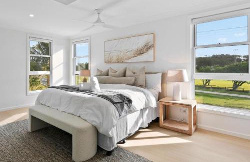 Budgewoi House | Coastal Cove