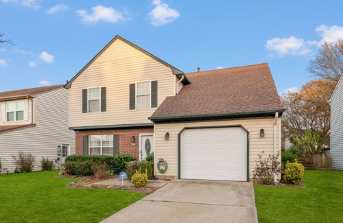 Norfolk - Virginia Beach House | Coastal COZY 4BR Home Central to VB Attractions! - 30 Night Min.