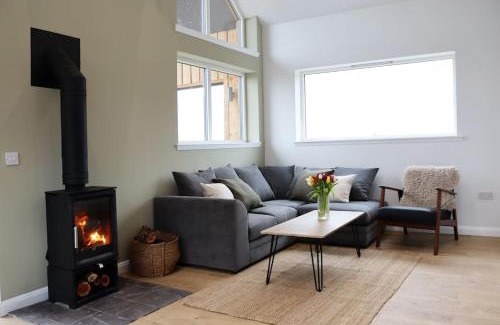 Leven Villa | Coastal Eco-Lodge with hottub Charleton Estate