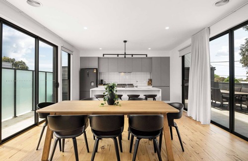 Torquay House | Coastal Elegance, Torquay