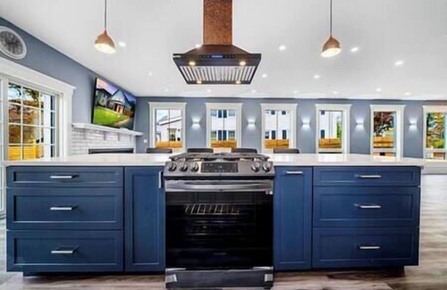 North Deering House | Coastal Escape | Hot Tub Fire Pit Chef Kitchen