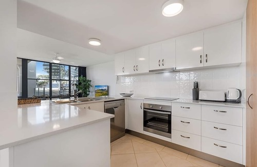 Marcoola Apartment | Coastal Escape ~ views, rooftop terrace & jaccuzi