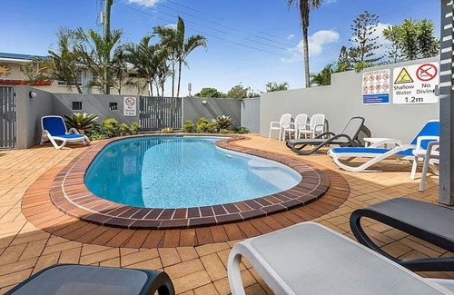 Marcoola Apartment | Coastal Escape ~ views, rooftop terrace & jaccuzi