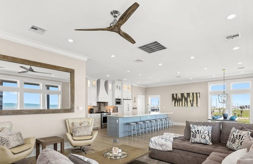 Galveston House | Coastal Euphoria Beachfront Jacuzzi Pet Friendly