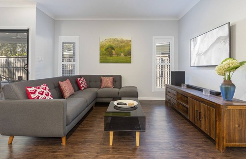 Mudjimba House | Coastal Family-sized Getaway, Close to Everything