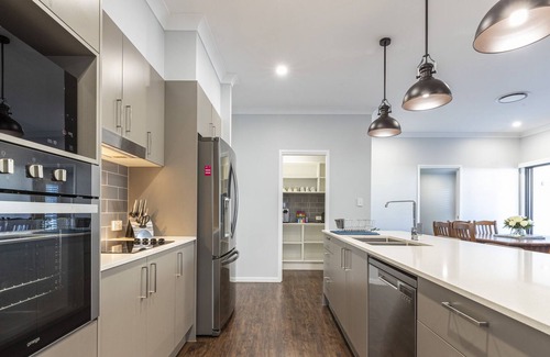 Mudjimba House | Coastal Family-sized Getaway, Close to Everything