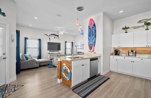 Rockport House | Coastal Getaway w/Community Pool + Fishing Nearby