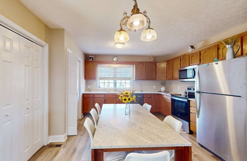 Salter Path Cottage | Coastal home with patio, close to beach and local attractions