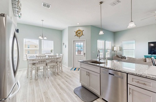 Rockport House | Coastal home with stunning view of the bay and outdoor cooking area