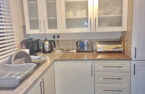 Bembridge Cabin | Coastal Lodge Retreat, Child & Pet Friendly