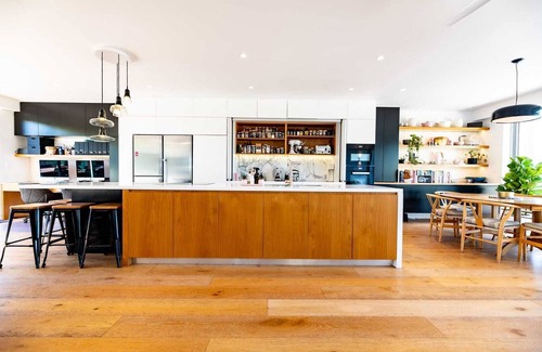 Bilgola Beach House | Coastal Luxury at Bilgola – 5BR Home with Studio