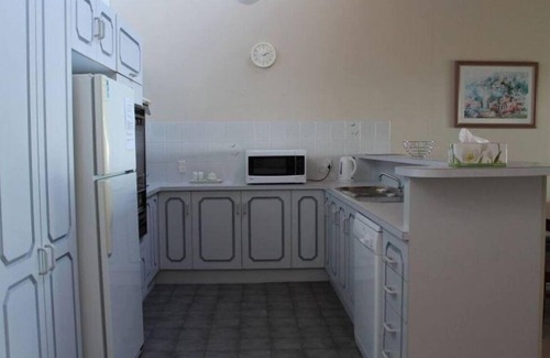 Denhams Beach Apartment | Coastal Retreat Unit 5 - relax and enjoy the ocean views