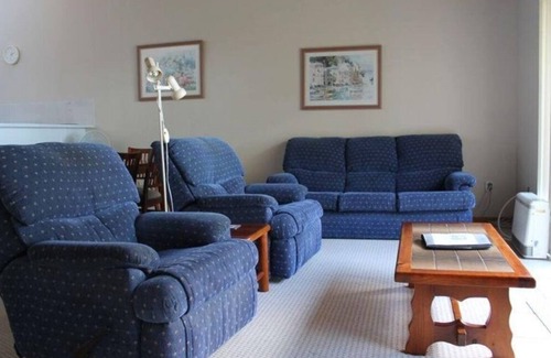 Denhams Beach Apartment | Coastal Retreat Unit 5 - relax and enjoy the ocean views