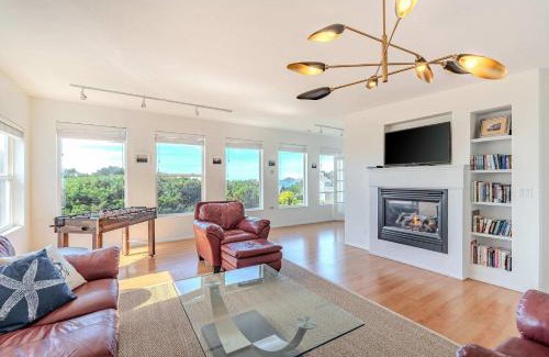 Newport House | Coastal Retreat with Ocean Views and Hot Tub