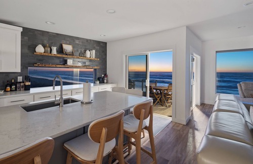 Rockaway Beach House | Coastal Tech Escapes | Rockaway Beach Retreats
