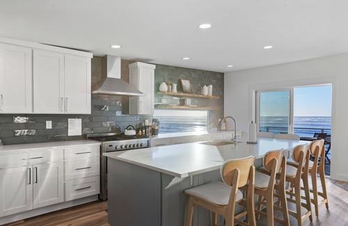 Rockaway Beach House | Coastal Tech Escapes | Rockaway Beach Retreats