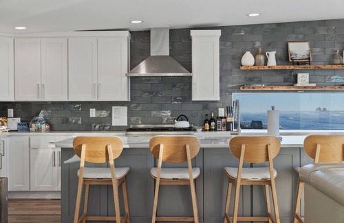Rockaway Beach House | Coastal Tech Escapes | Rockaway Beach Retreats