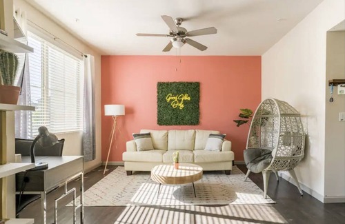 Camarillo Apartment | Coastal vibes Ste☀2BR W/King Bd.WiFi.Pool. 25min-Beach