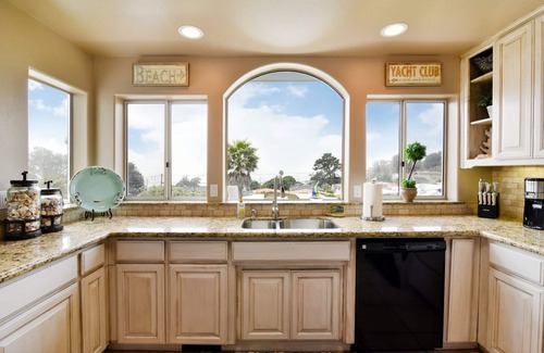 Morro Bay House | Coastal Views, Modern Comfort & Endless Fun! Welcome to Piney Cove!