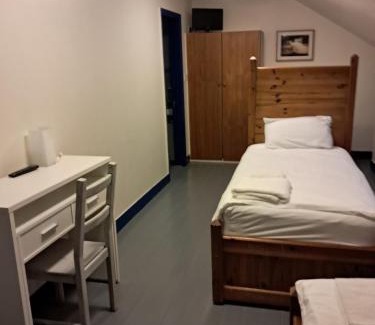 Bothar Bui Hostel | Coastguard Lodge Hostel at Tigh TP