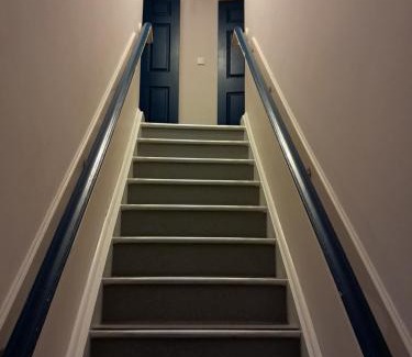 Bothar Bui Hostel | Coastguard Lodge Hostel at Tigh TP