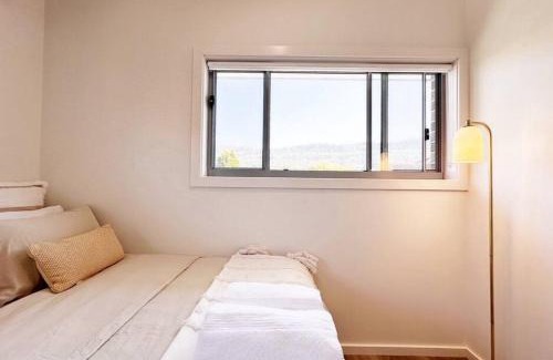 Woonona Apartment | Coastlight - Modern Beachside Studio in Woonona
