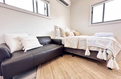 Woonona Apartment | Coastlight - Modern Beachside Studio in Woonona